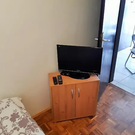 Dalmatino Apartment *