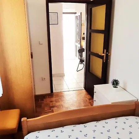 Dalmatino Apartment *