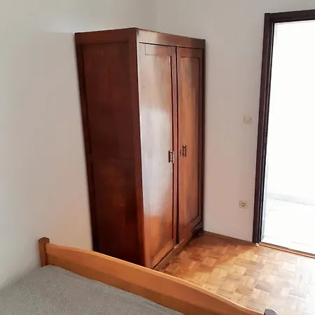 Dalmatino Apartment *